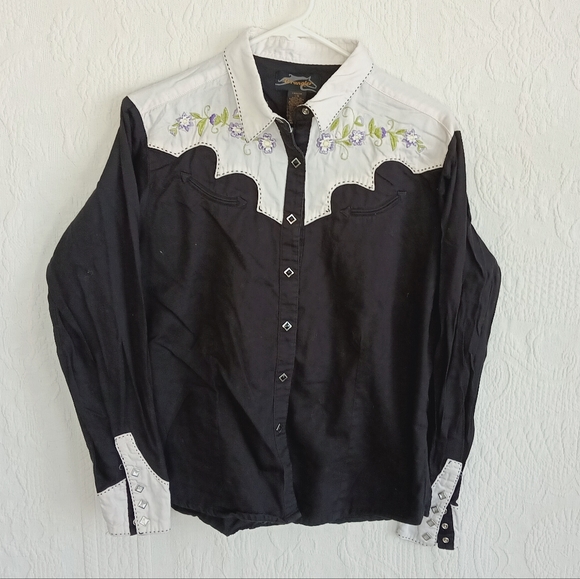 Wrangler Black Button Down Shirt Purple Floral Embroidery Western Cowgirl Rodeo - Picture 12 of 12